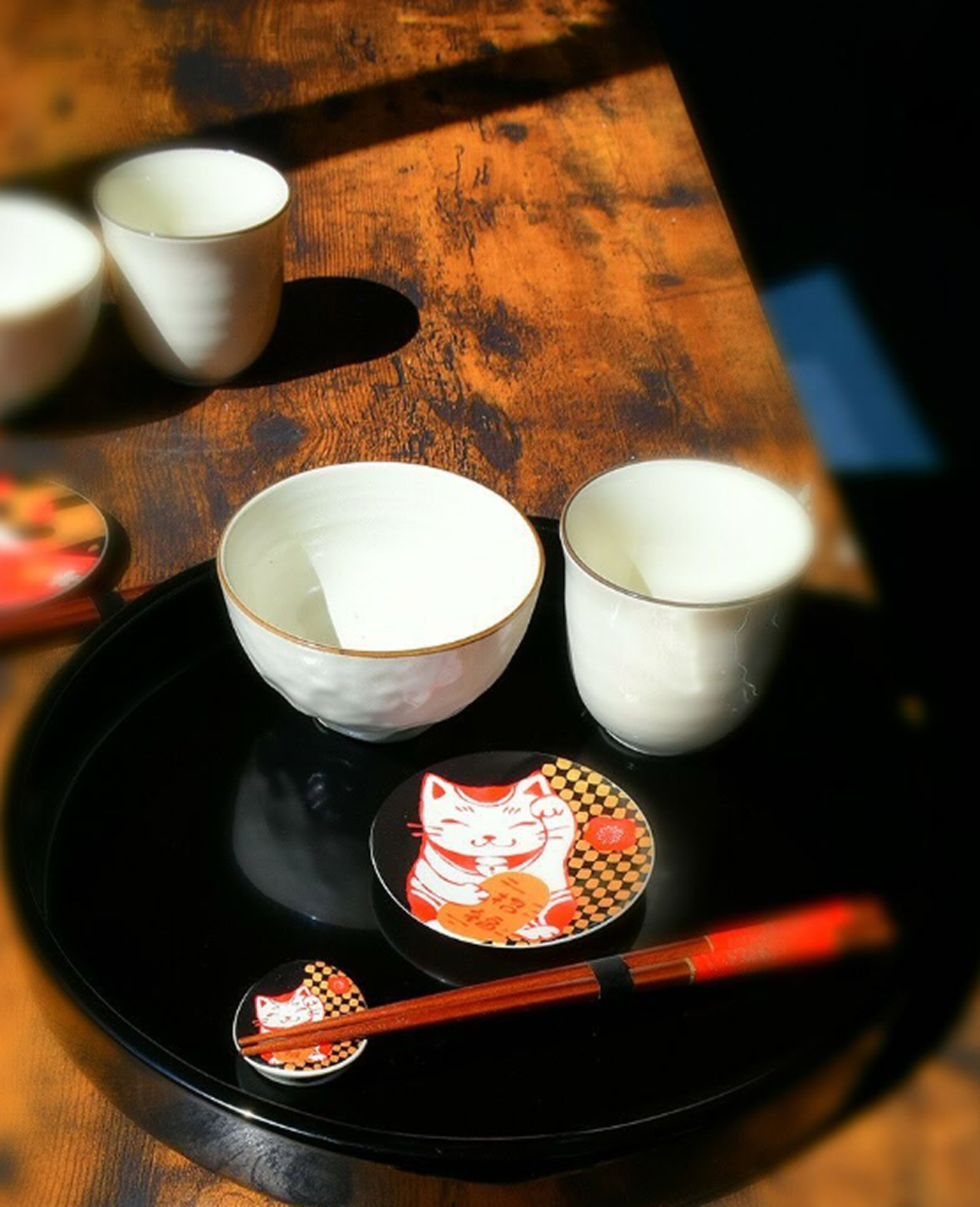 將日本畫之美搬上餐桌！CERAMIC AI 日本美濃燒花牌筷架、緣起物豆皿
